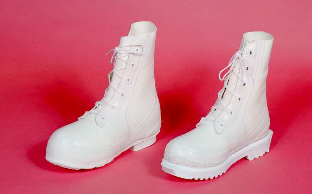 How to Style White Boots?