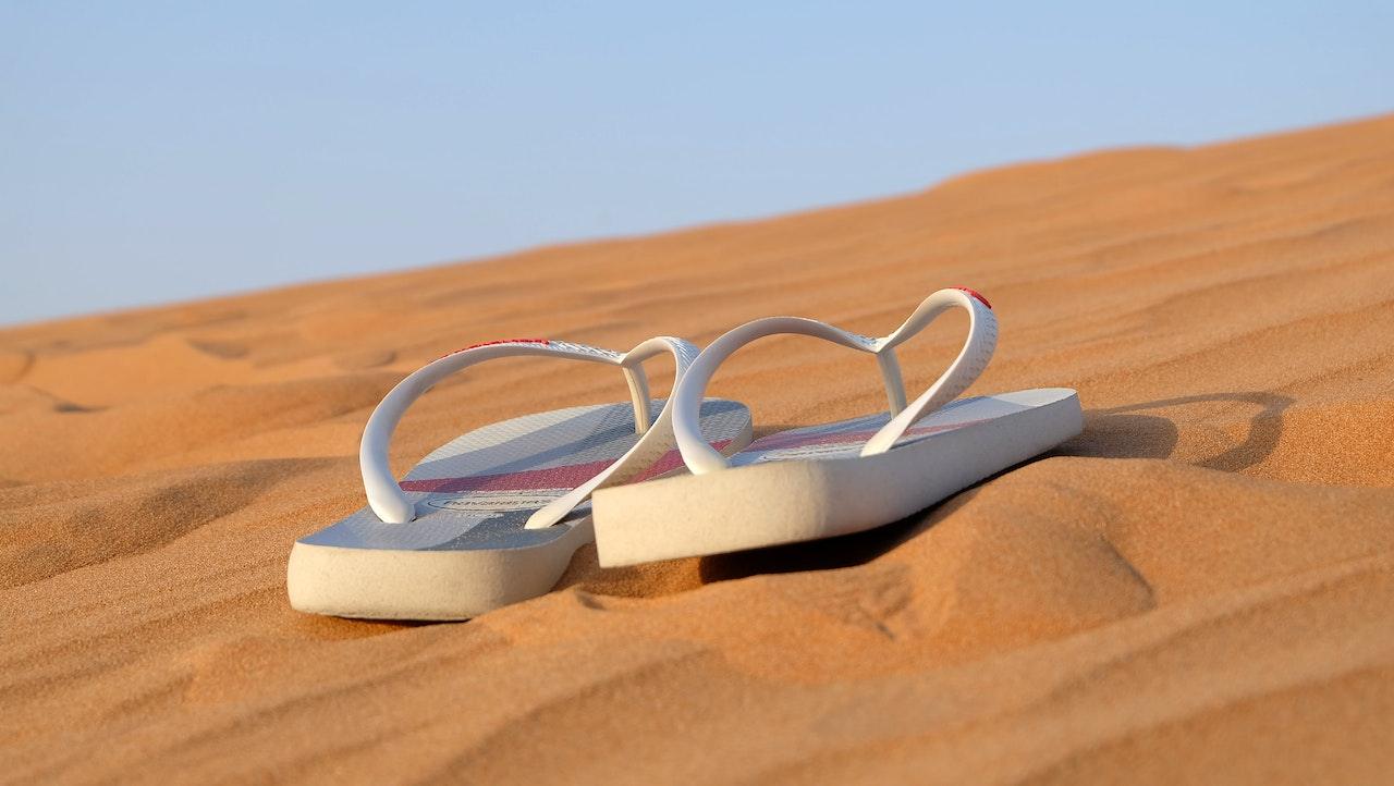 How to prevent toe marks on sandals - Maves Apparel