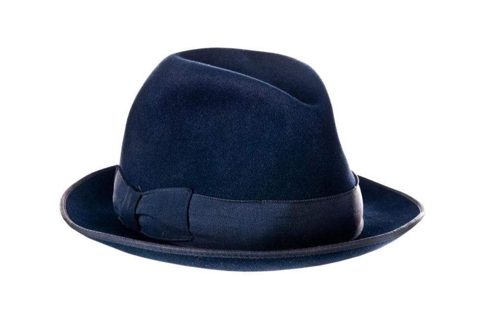 Does Wearing Hats Cause Dandruff? - Maves Apparel