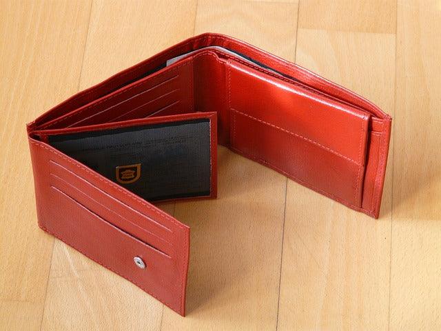 The Ultimate Guide to Choosing the Perfect Slimfold Wallet - Maves Apparel