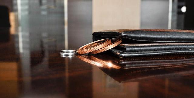 Trackable Wallets: A Revolutionary Way to Keep Your Money Safe - Maves Apparel