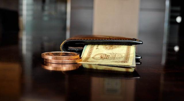 Wallet for Teens: How to Find the Right One for You - Maves Apparel